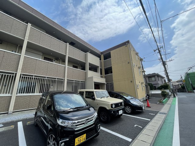 習志野市津田沼７丁目のアパートの駐車場