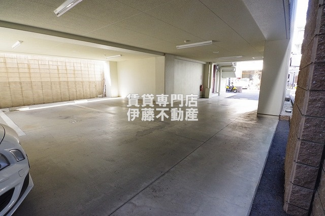 The Sengen Terrace(ザセンゲンテラス)の駐車場