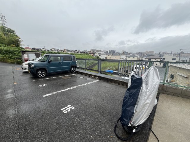 Ｂｒｅｅｚｅ　ｃｏｕｒｔの駐車場