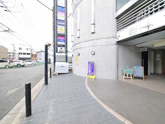 ベルサイユ奈良のエントランス