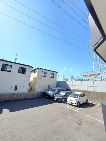 パールマンション習志野の駐車場