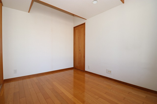 ロイヤルコートSEIの洋室|広々とした洋室です