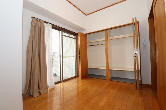 ロイヤルコートSEIの洋室|使い勝手のいい洋室です