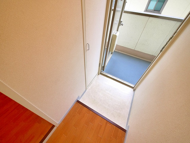 奥村マンションの玄関|きれいな玄関です