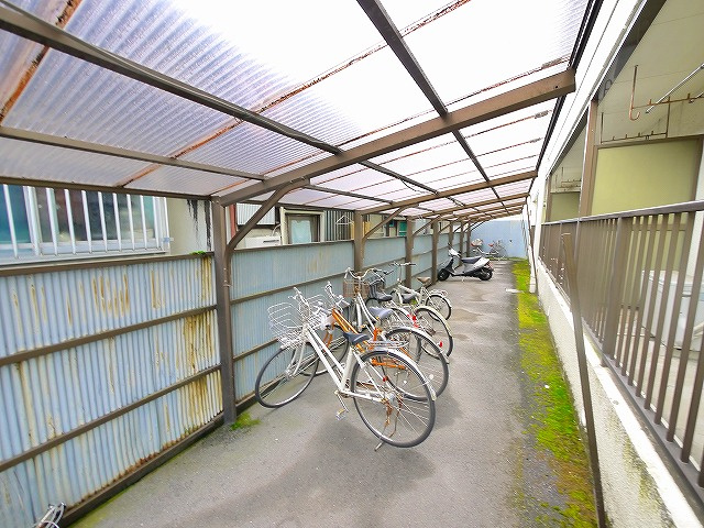 奥村マンションのその他共用部分|自転車置場
