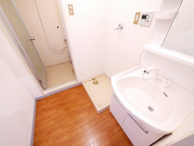 奥村マンションの洗面所|コンパクトで使いやすい洗面所