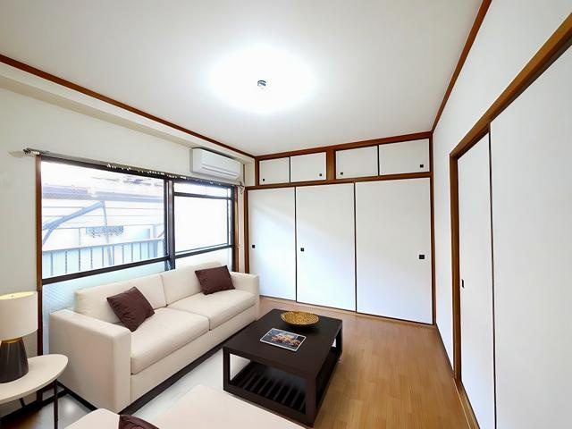 奥村マンションの居間・リビング|こちらの居間で趣味の時間をお楽しみください