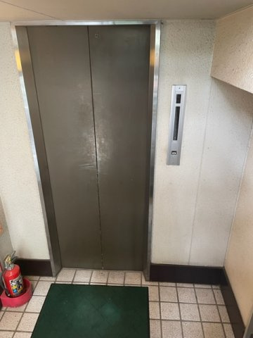 銀座山本ビルのロビー