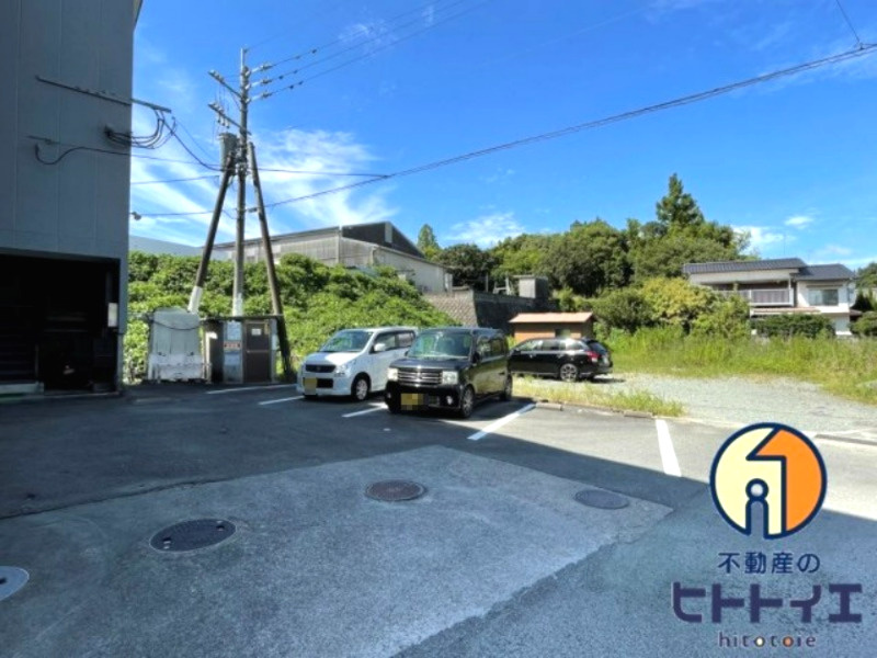 緑ヶ丘ハイムＡ棟の駐車場|駐車場完備です