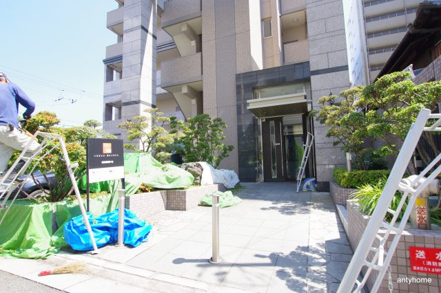 パークレジデンス江坂　仲介手数料無料のエントランス