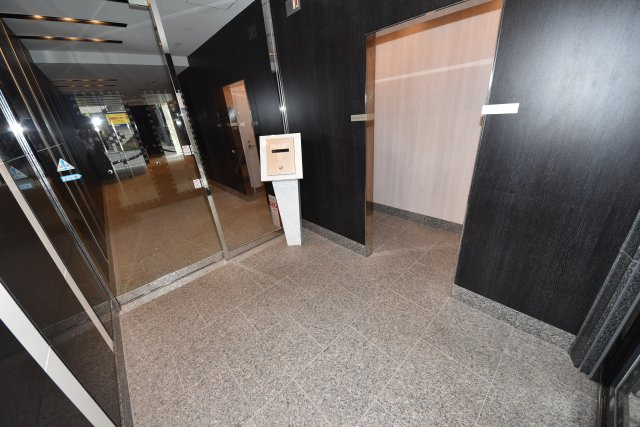 ネットフローラ立売堀のエントランス|建物の内部です