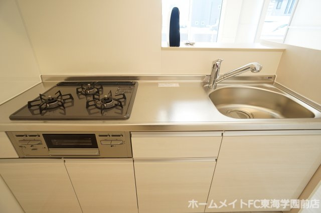 熊本市東区下南部１丁目のアパートのキッチン