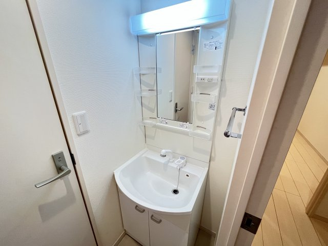 清潔感のある洗面化粧台♪