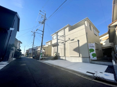 【前面道路含む現地写真】 | 城陽市富野森山　新築戸建