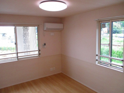 【洋室】 | リバーサイド・レジデンス