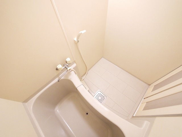 クレセール杉ヶ町の浴室|落ち着いた空間のお風呂です