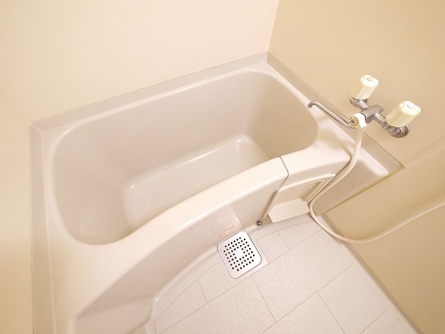 クレセール杉ヶ町の浴室|きれいなお風呂です