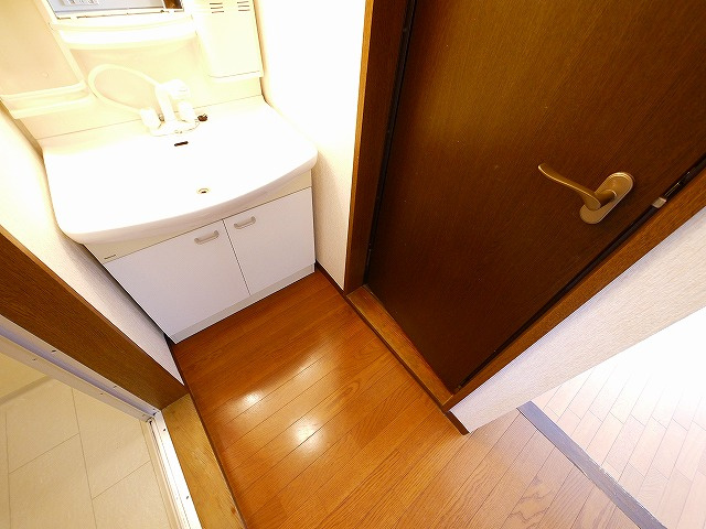 クレセール杉ヶ町の洗面所|広い洗面スペース