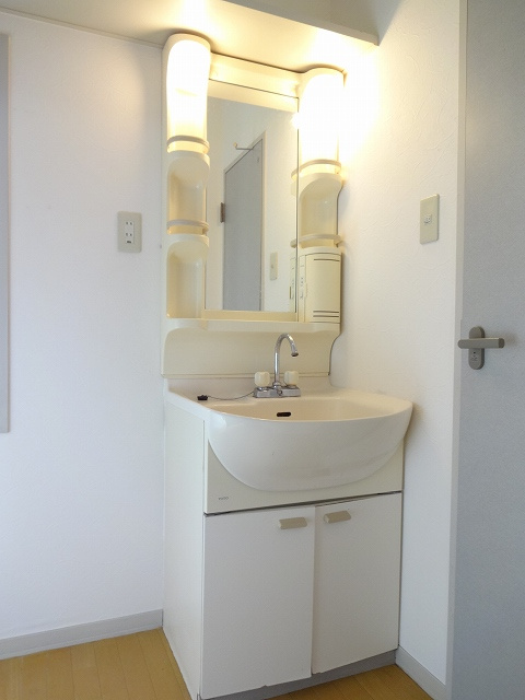 品川区中延３丁目のアパートの独立洗面台