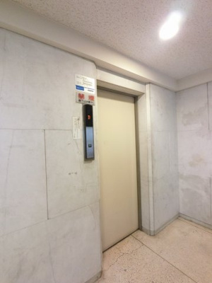 【その他共用部分】 | 山王パレス | お買い物時やベビーカーの出し入れに便利なエレベーター付です。