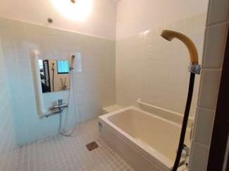 【浴室】 | 川西市鼓が滝１丁目中古戸建 | 広い洋室です♪