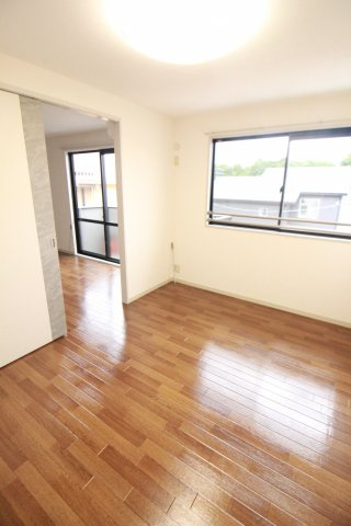 フォーレスツヅキの洋室