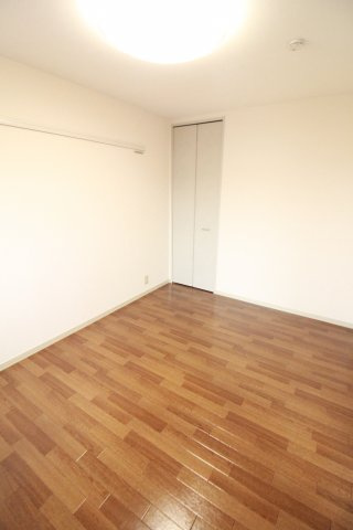 フォーレスツヅキの洋室