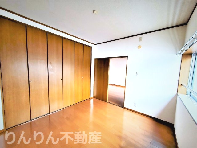 【洋室】 | エクシード山城 | 落ち着いた色調の洋室です