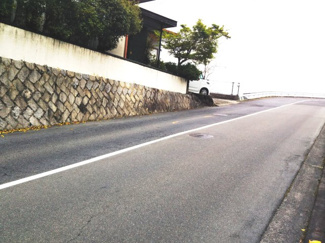【前面道路含む現地写真】