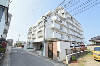 【外観】 | 筑肥線今宿駅まで徒歩5分の好立地。天神博多方面へのアクセスに便利です。
海岸まですぐなので、お散歩やリラックスのためにいつでも海を眺めに行くことができます♪