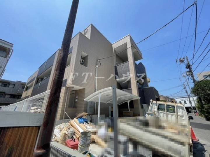 ラーハ前原の外観