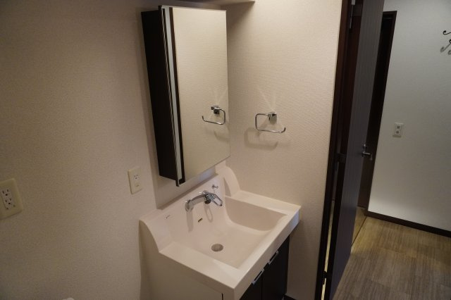 仲介手数料0！！アーデン東別院の洗面所