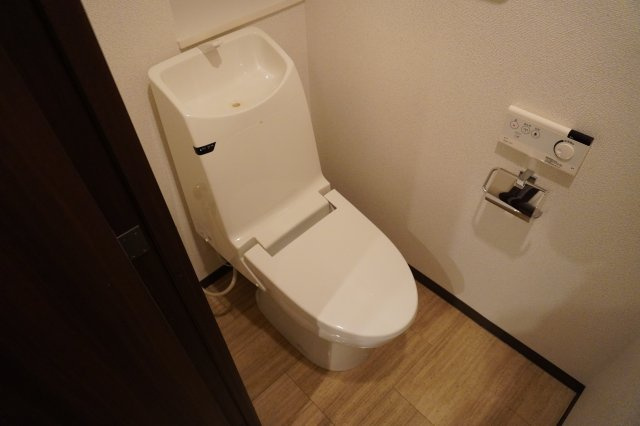 仲介手数料0！！アーデン東別院のトイレ