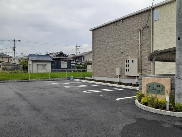 シエルの駐車場