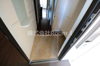 【玄関】 | ロイヤルパークス桃坂 | 明るい玄関です