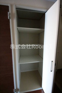 【収納】 | ロイヤルパークス桃坂 | 専用の収納スペースです