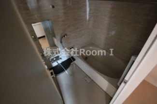 【浴室】 | ロイヤルパークス桃坂 | コンパクトで使いやすいお風呂です