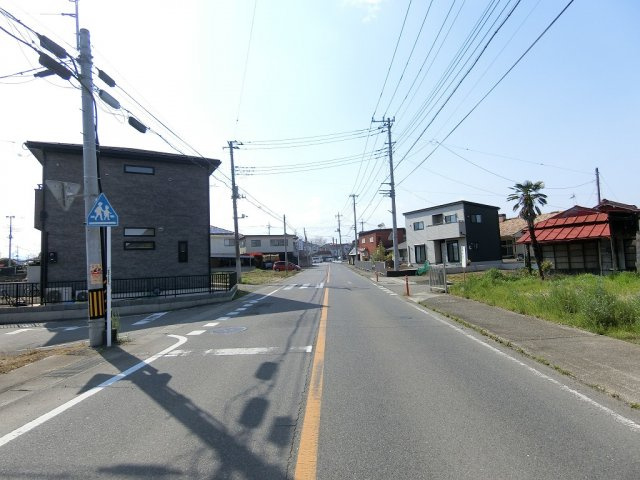 高崎市浜川町売土地の前面道路含む現地写真