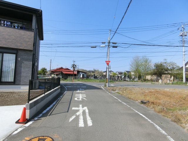 高崎市浜川町売土地の前面道路含む現地写真