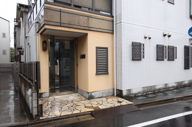 クリスタルガーデンのエントランス