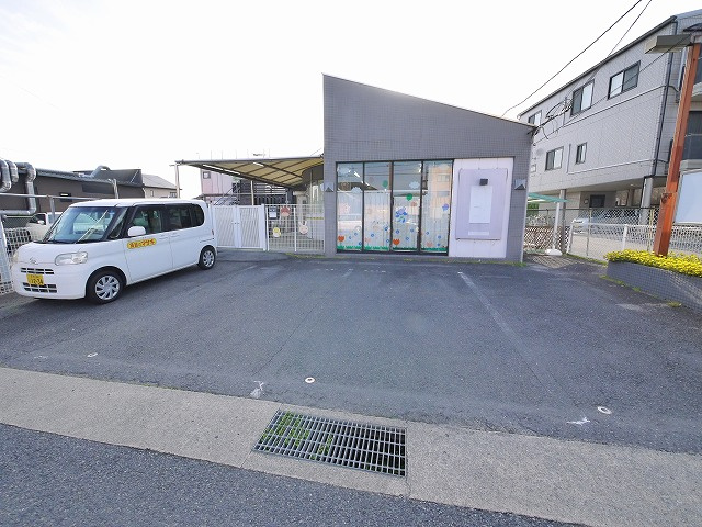 神殿町店舗の駐車場