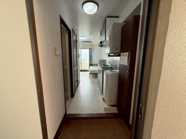 【玄関】 | ボーヌング安里 | ※退去前の為、写真と現状が異なる場合がございます