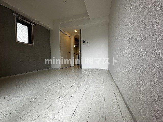 レジュールアッシュ　ウエストレジスの洋室