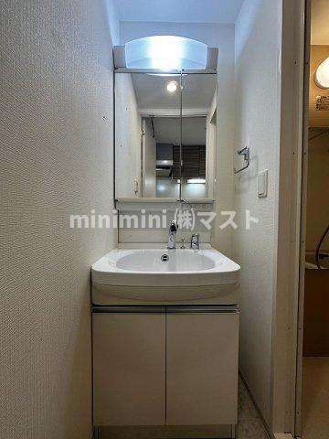 レジュールアッシュ　ウエストレジスの独立洗面台