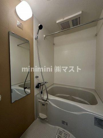 レジュールアッシュ　ウエストレジスの浴室