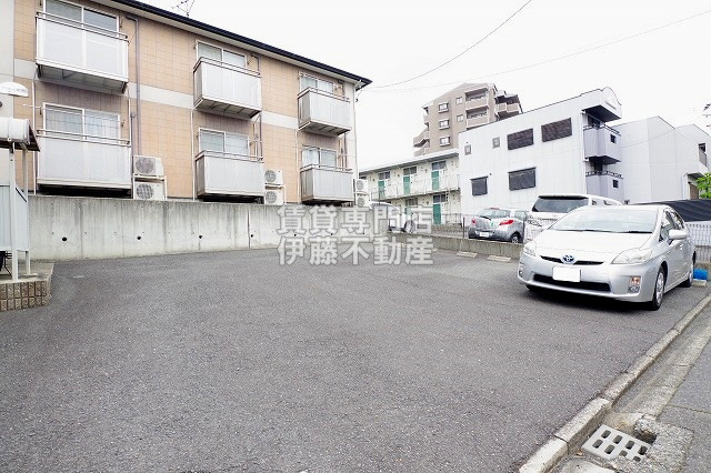 パセオ稲生の駐車場