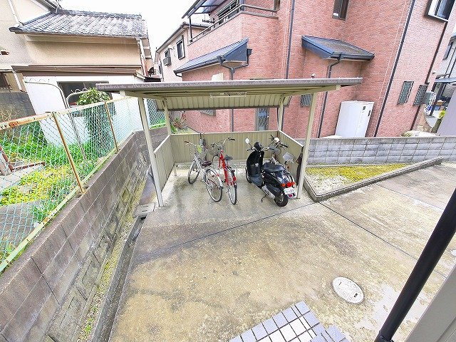 セジュール紀寺のその他共用部分|ゆったりとした駐輪スペース