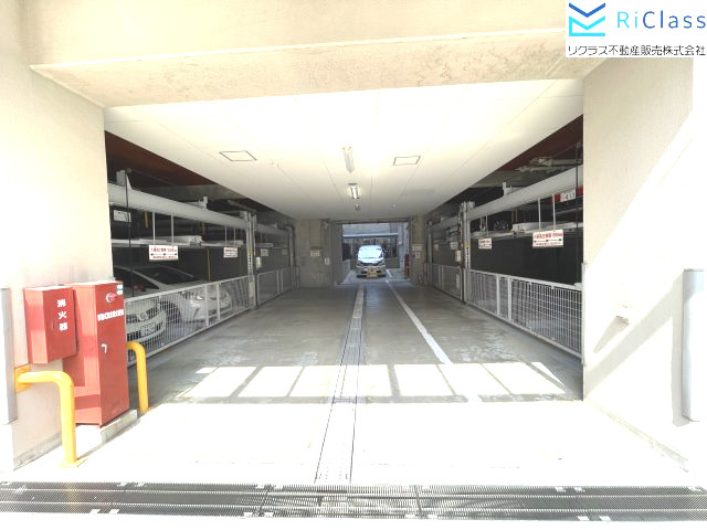 クルーセ長田駅前の駐車場