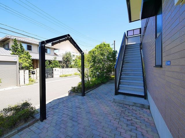 シェソワ（西大寺芝町）のエントランス|毎日通るエントランスはこのようになっています