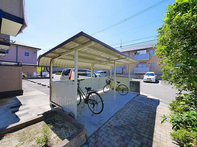 シェソワ（西大寺芝町）のその他共用部分|屋根付き駐輪場です